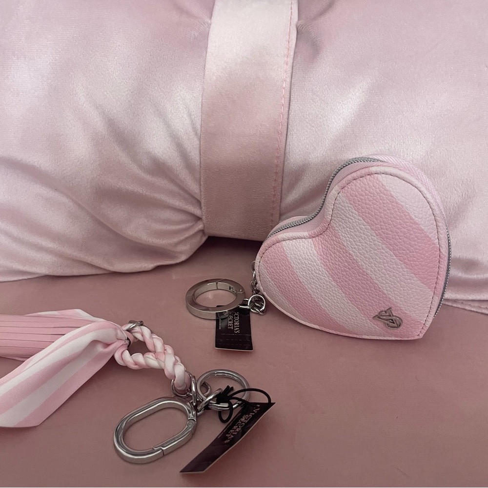 Victoria's Secret Pink Heart Key & Card Holder